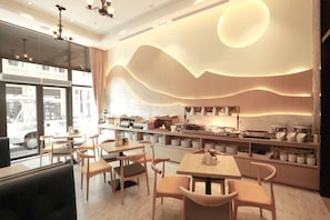 Desayuno buffet diario (CNY 38 por persona)