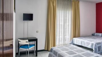 Kamar Triple | Tirai kedap cahaya, Wi-Fi gratis, dan seprai linen