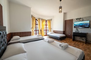 Classic Quadruple Room, Sea View | Soundproofing, free WiFi, bed sheets - Monte Cristo Hotel with Rooftop Pool (Sarandë)