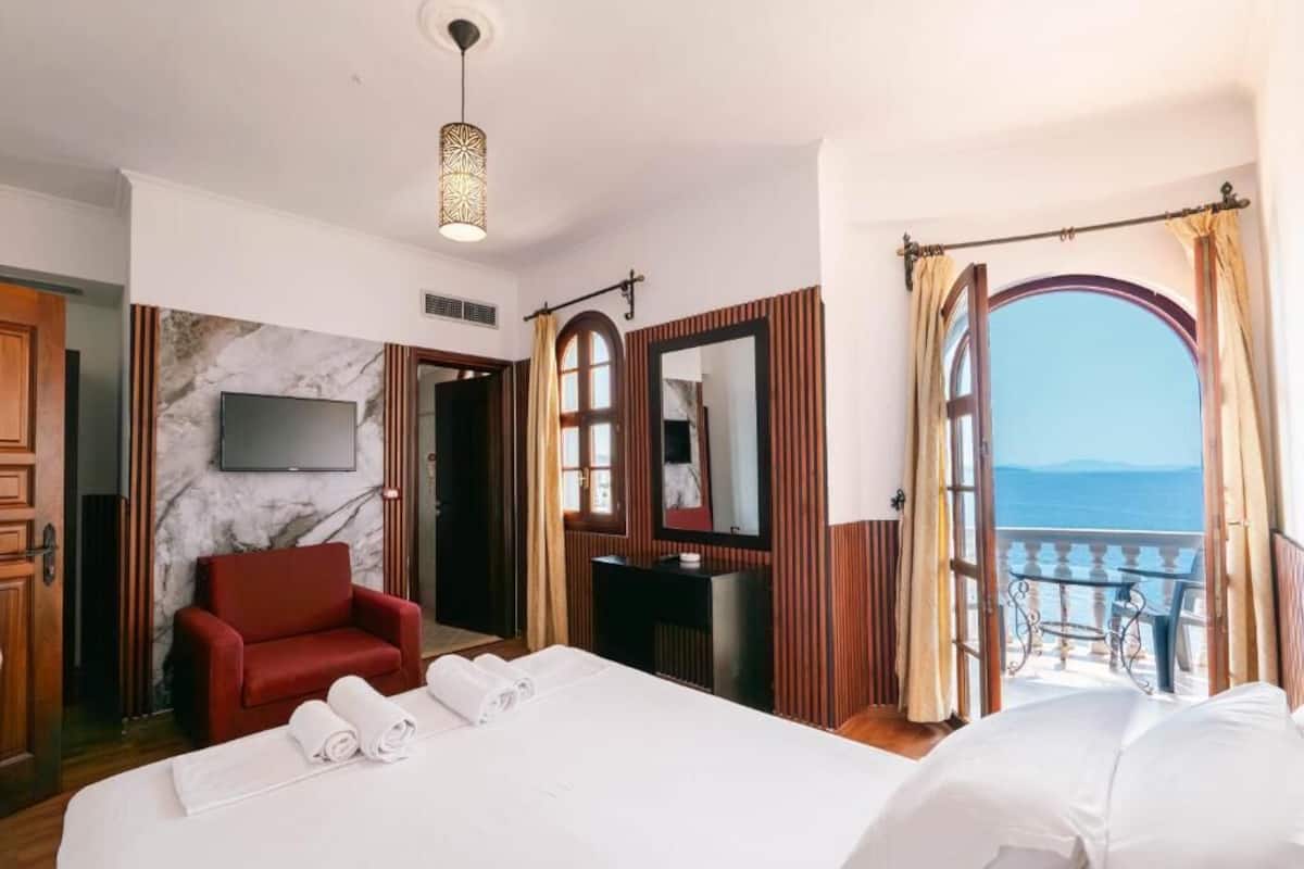 Habitación doble clásica, vista al mar | Insonorización, wifi gratis y ropa de cama