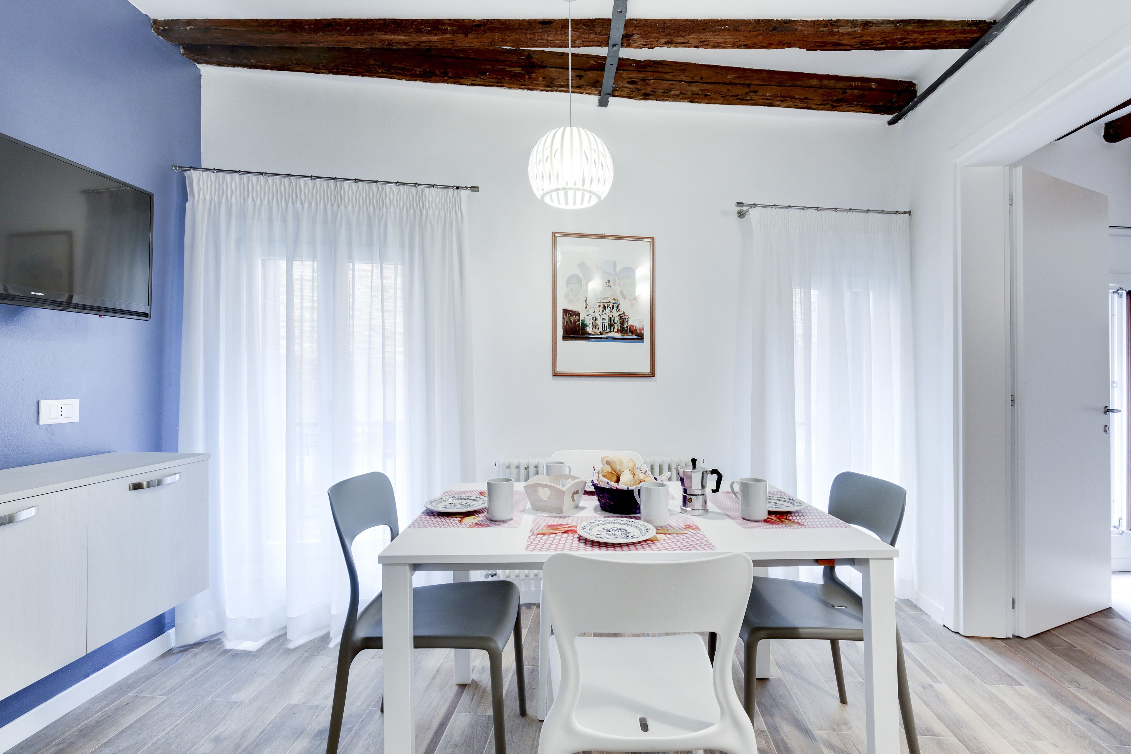 Departamento básico, 1 habitación, vista al río | Servicio a la habitación