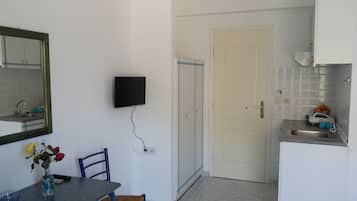Estudio, junto a la montaña | Escritorio, cortinas opacas, sistema de insonorización y wifi gratis