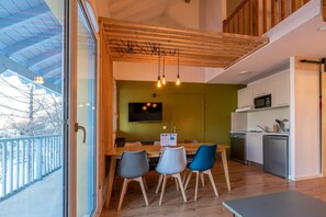 ดีลักซ์อพาร์ทเมนท์ | วิวระเบียง