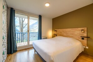 Leilighet – design | Lydisolert, strykejern/-brett og sengetøy