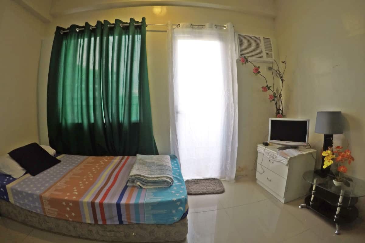 Classic Double Room, 1 Double Bed | Desk, laptop workspace, soundproofing, iron/ironing board