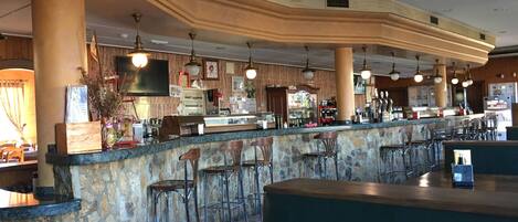 Breakfast, lunch and dinner served