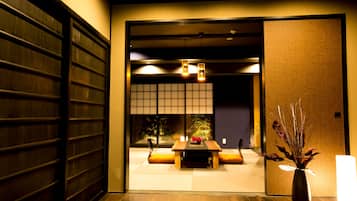 1 bedroom, premium bedding, down comforters, in-room safe