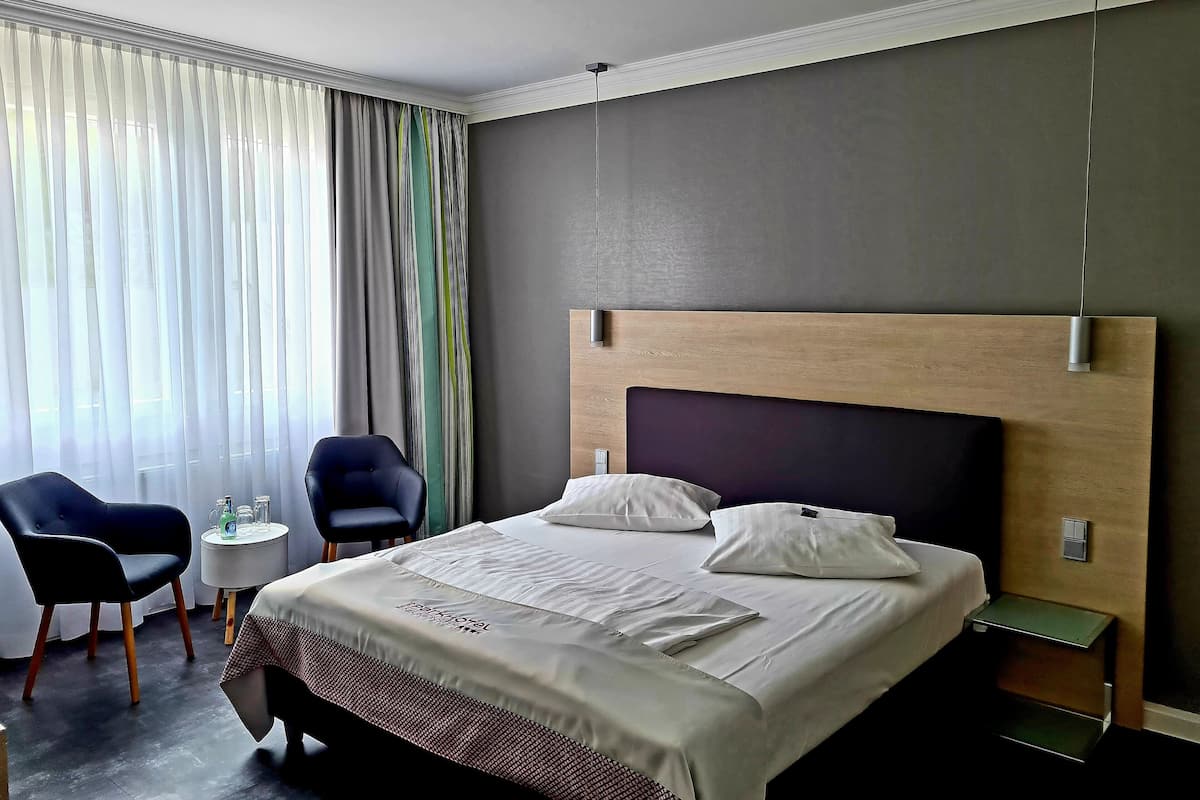 Superior Double Room | Hypo-allergenic bedding, minibar, in-room safe, desk