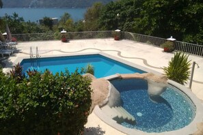 Piscina all'aperto