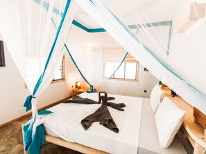 Deluxe-rum - utsikt mot poolen | SÀngtillbehör av högsta kvalitet, individuell inredning och unika möbler