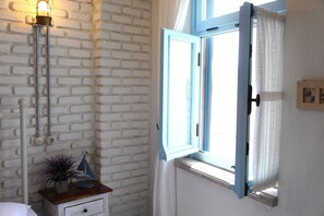 LCD TV - Cesmeli Han (Ayvalik)