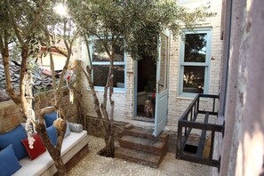 Courtyard - Cesmeli Han (Ayvalik)