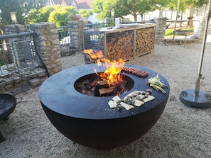 Children's play area - outdoor - Landhotel Schloss Sörgenloch (Sörgenloch)