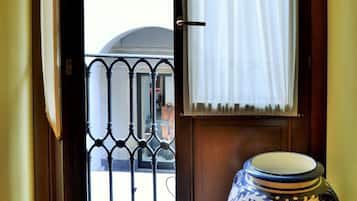 Studio, 1 Queen Bed, Non Smoking | View from room