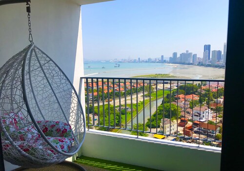 Little Cabin Sunrise Seaview Studio