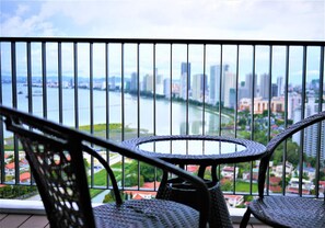 開放式客房 (Room) | 陽台