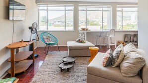 Living area - Senator Park Suite 16 (Cape Town)