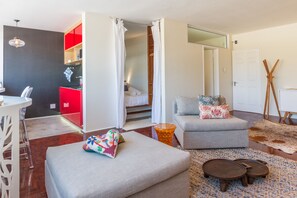 Studio, Accessible | Premium bedding, desk, iron/ironing board, cribs/infant beds - Senator Park Suite 16 (Cape Town)