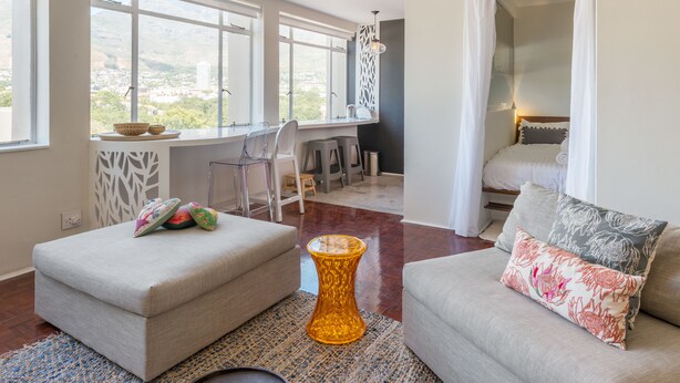 Living area - Senator Park Suite 16 (Cape Town)