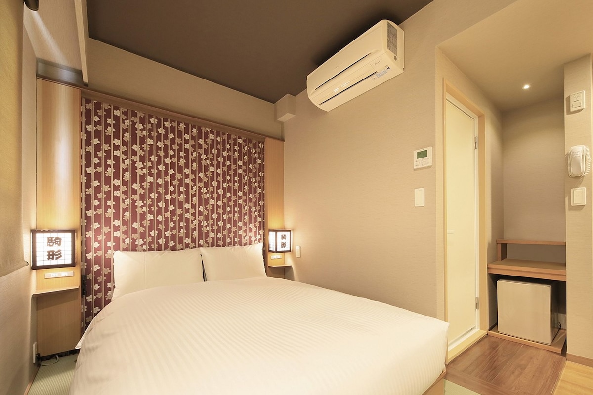 Premium bedding, memory-foam beds, desk, free WiFi