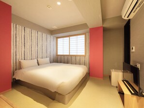 Premium bedding, memory-foam beds, desk, free WiFi - Tamayura Hotel Asakusa (Tokyo)
