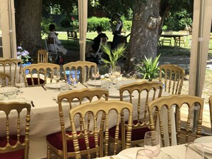 Espace banquet en plein air