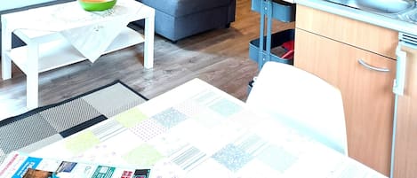 Cottage Standar, 2 kamar tidur | Area keluarga | Smart TV dan pemutar DVD