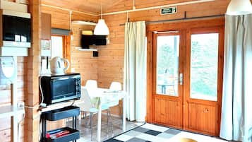 Stuga Standard - 2 sovrum | Vardagsrum | Smart-tv och dvd-spelare