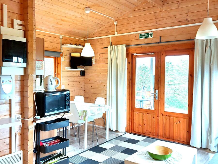 Standaard cottage, 2 slaapkamers | Woonruimte | Smart-tv en een dvd-speler