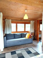 标准小屋, 1 间卧室 | 起居区 | 智能电视、DVD 播放器