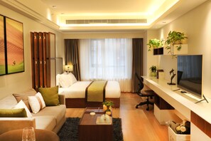 Business Double Room | Desk, blackout drapes, free WiFi
