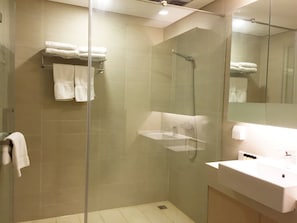 Shower, free toiletries, hair dryer, slippers - Yujia Service Apartment Hebao Road (Shanghai)