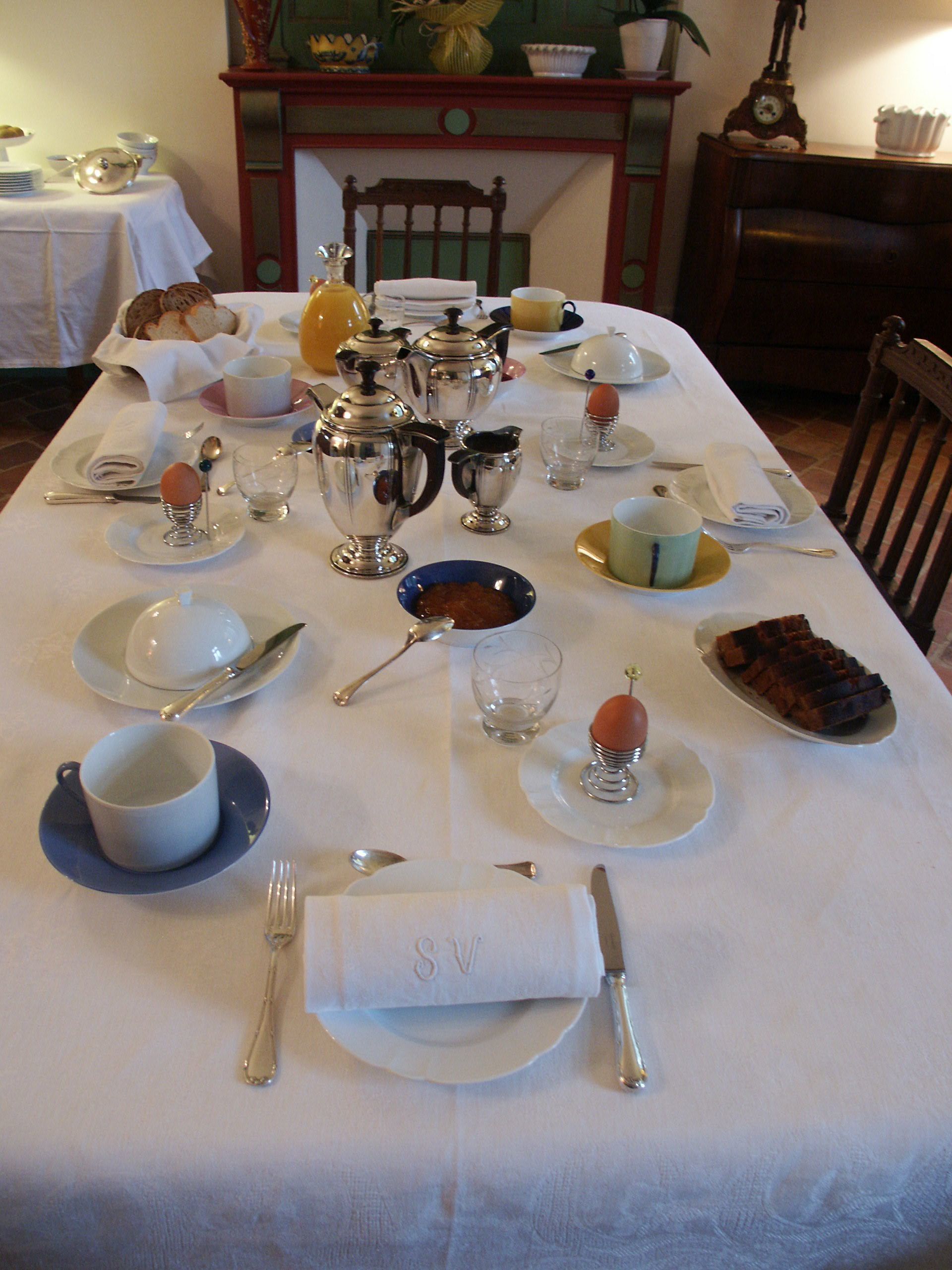 Free daily continental breakfast