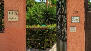 Lobby - B&B Villa Verde - Short Term Room Rentals (Maracalagonis)