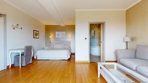 Deluxe Room, Valley View