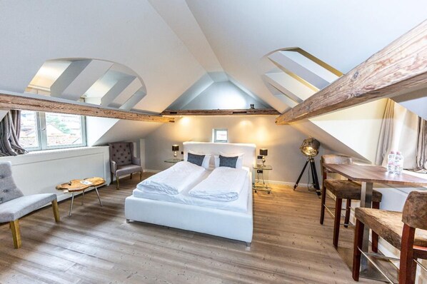 Luxury Studio (Apartment-Attic)