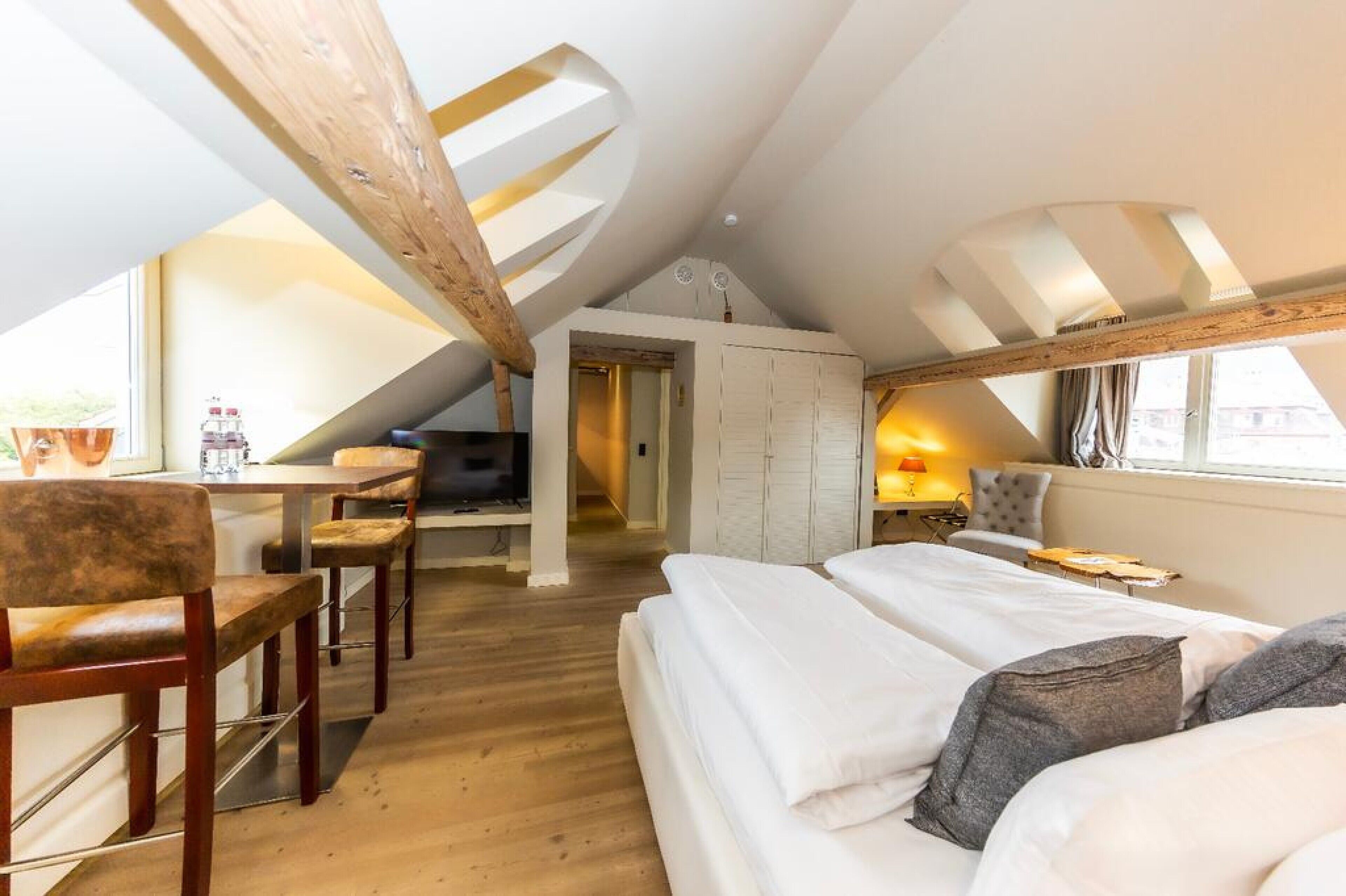 奢華開放式客房 (Apartment-Attic) | 高級寢具、熨斗/熨衣板、 免費搖籃/嬰兒床、免費無線上網