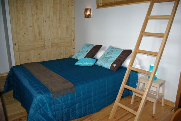 Individually decorated, individually furnished - La Boutarie Chambre d'Hôtes (Farnay)