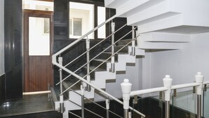 Staircase - Treebo Tryst Check In by Oran (New Delhi)