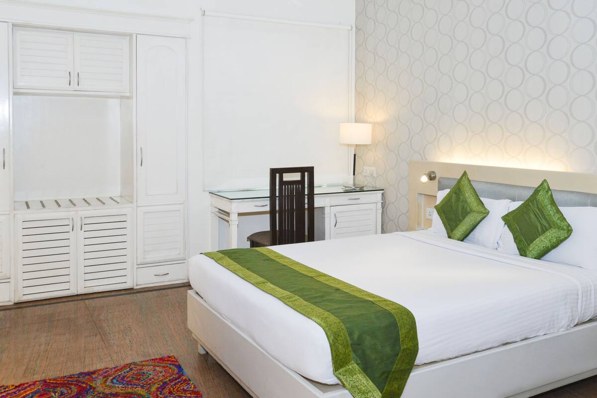 Standard Room | Iron/ironing board, rollaway beds (surcharge), WiFi (free), bed sheets