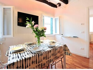 Apartment, 2 Bedrooms | Living area