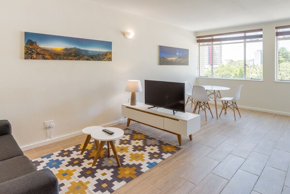 Studio | Premium bedding, desk, free WiFi