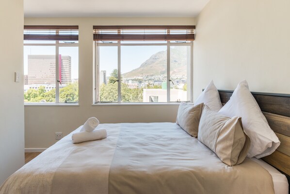 أغطية فراش متميزة ومكتب وواي فاي مجانًا