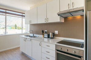 Studio | Premium bedding, desk, free WiFi