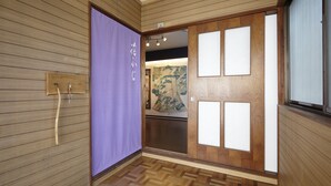 Interior entrance - HANAFUJI ANNEX (Kyoto)