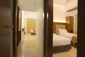 豪華四人房 | 1 間睡房、書桌、免費 Wi-Fi、床單