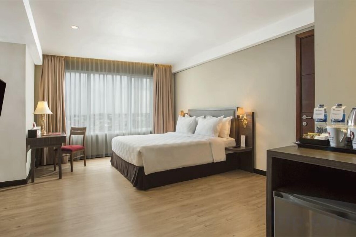 Grand Deluxe Queen Room