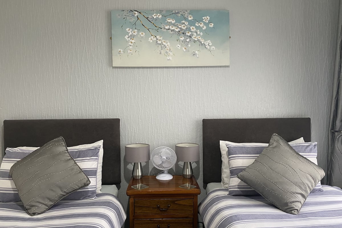 Twin Room, Ensuite | Soundproofing, free WiFi, bed sheets