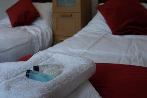 Appartamento Business, camere multiple | 1 camera, biancheria da letto di alta qualità, postazione laptop