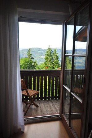 Kamar Double, balkon, pemandangan lembah | Meja kerja, tempat tidur lipat/tambahan, Wi-Fi gratis, dan seprai linen